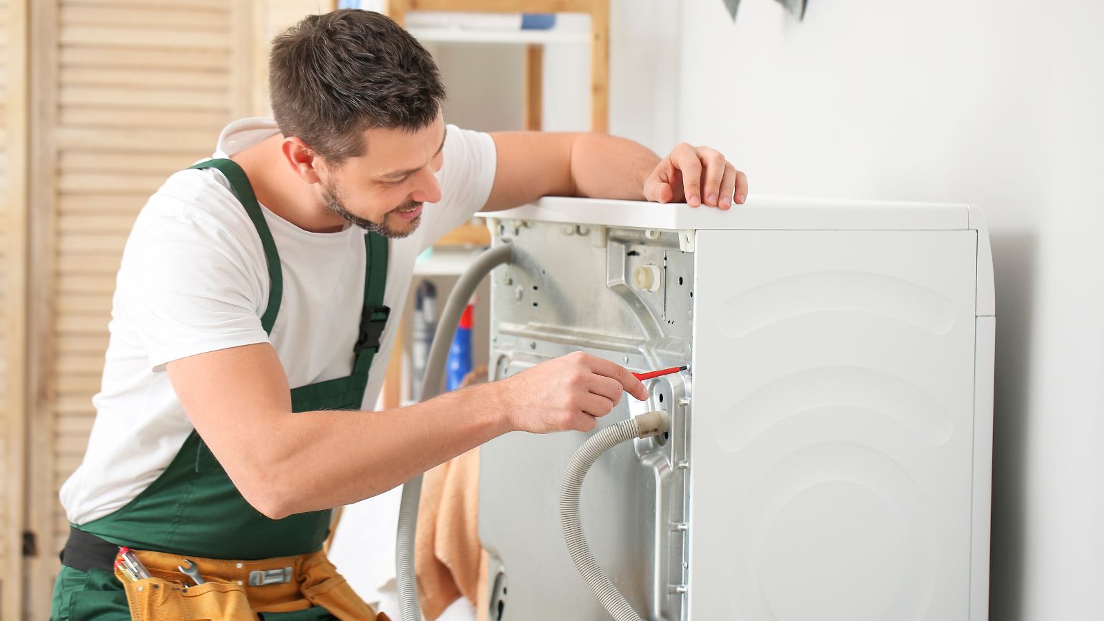 Appliance repair technician